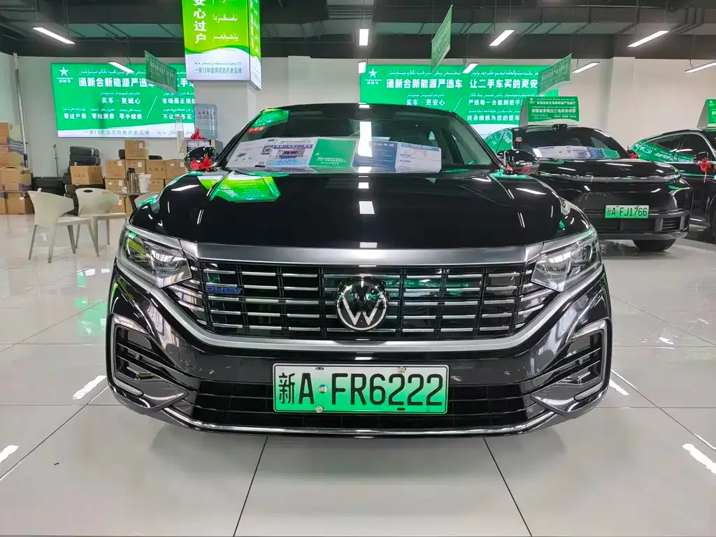 Volkswagen Passat New Energy — фото 2