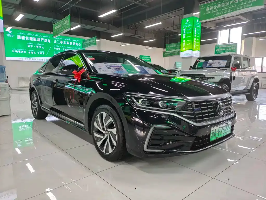 Volkswagen Passat New Energy — фото 3