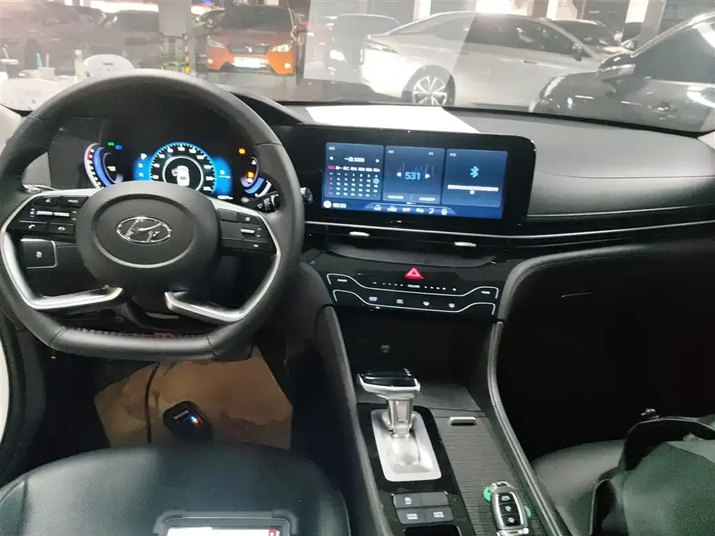 Hyundai Mistra — фото 10