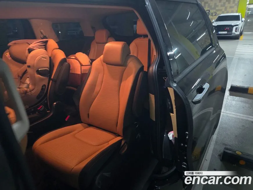 Kia Carnival — фото 10