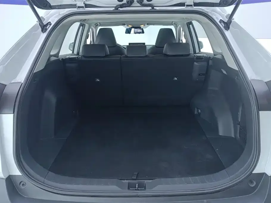Toyota RAV4 — фото 4