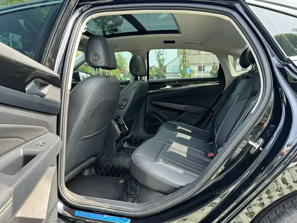 Volkswagen Passat — фото 6