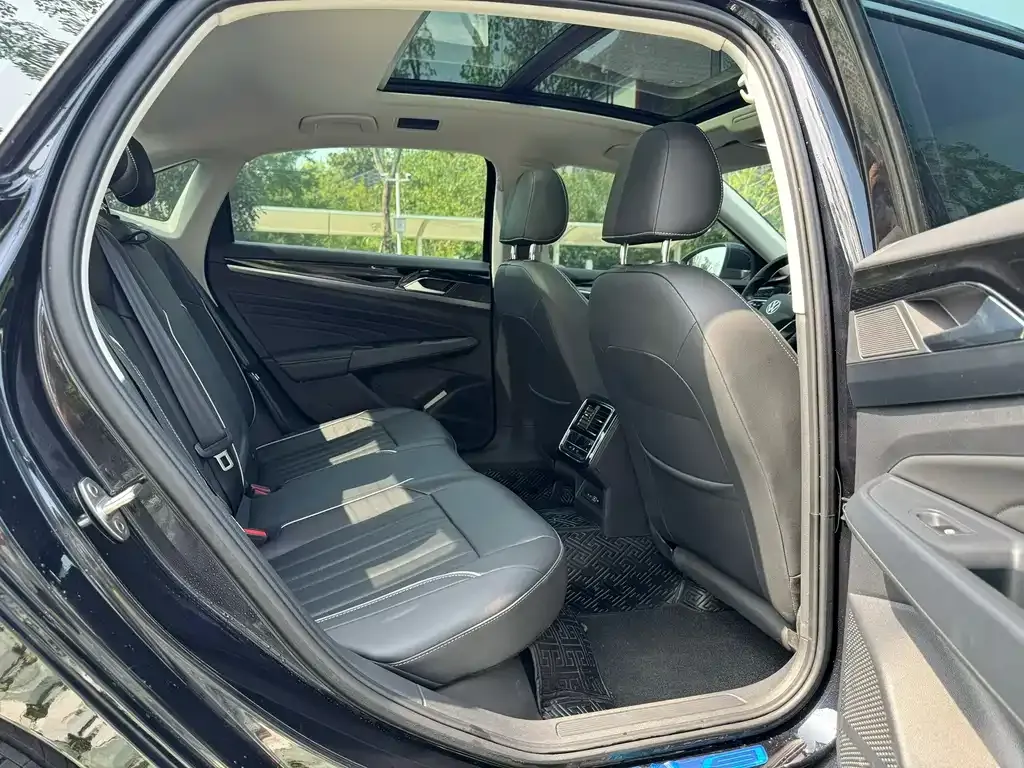 Volkswagen Passat — фото 8