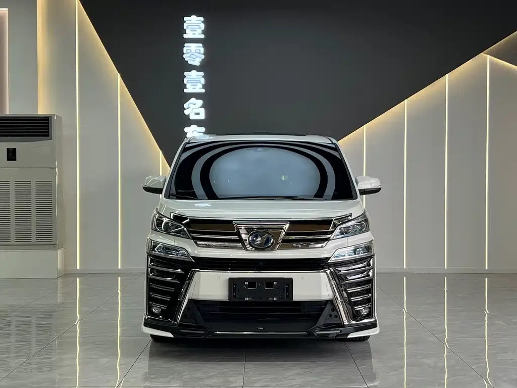 Toyota Vellfire — фото 2