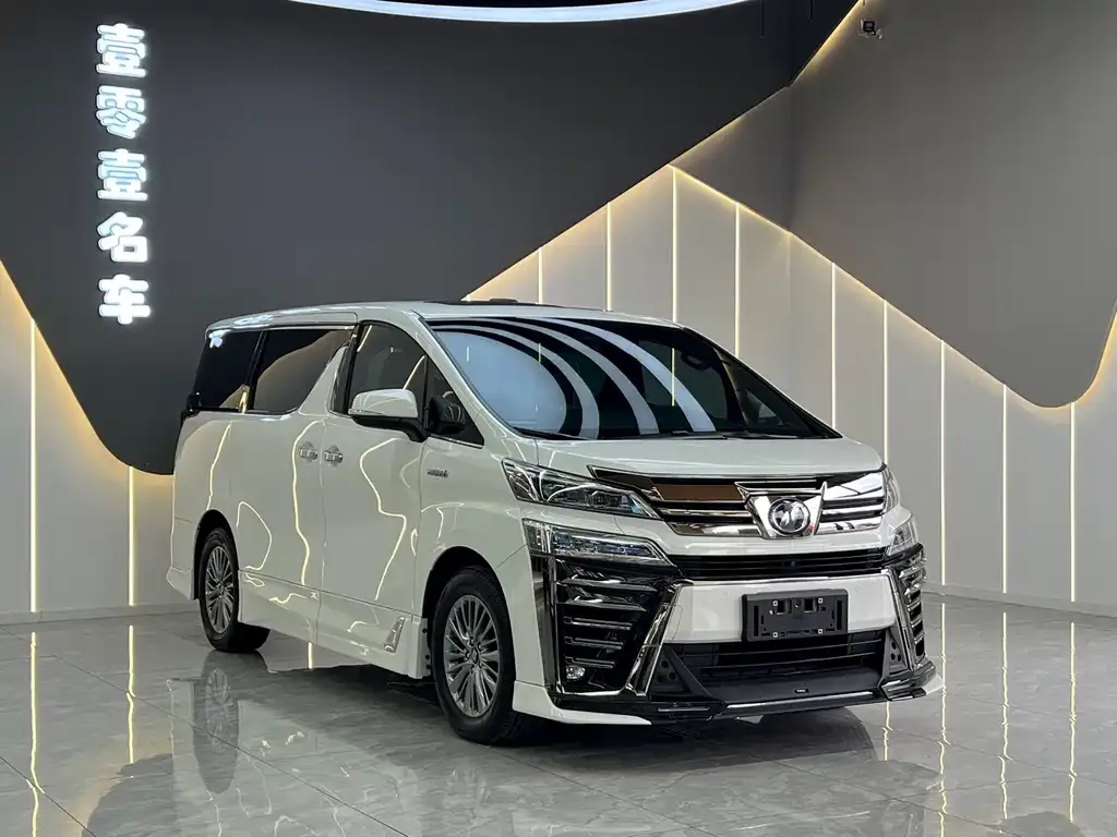 Toyota Vellfire — фото 3