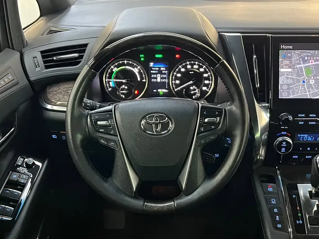 Toyota Vellfire — фото 9