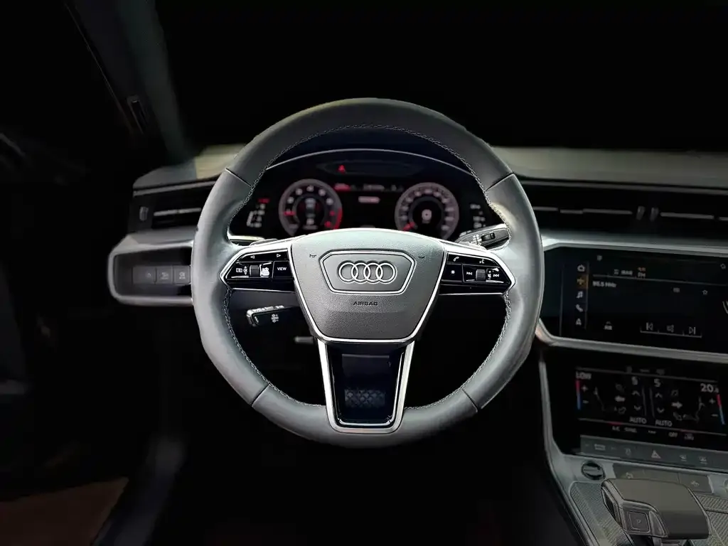 Audi A6L — фото 5