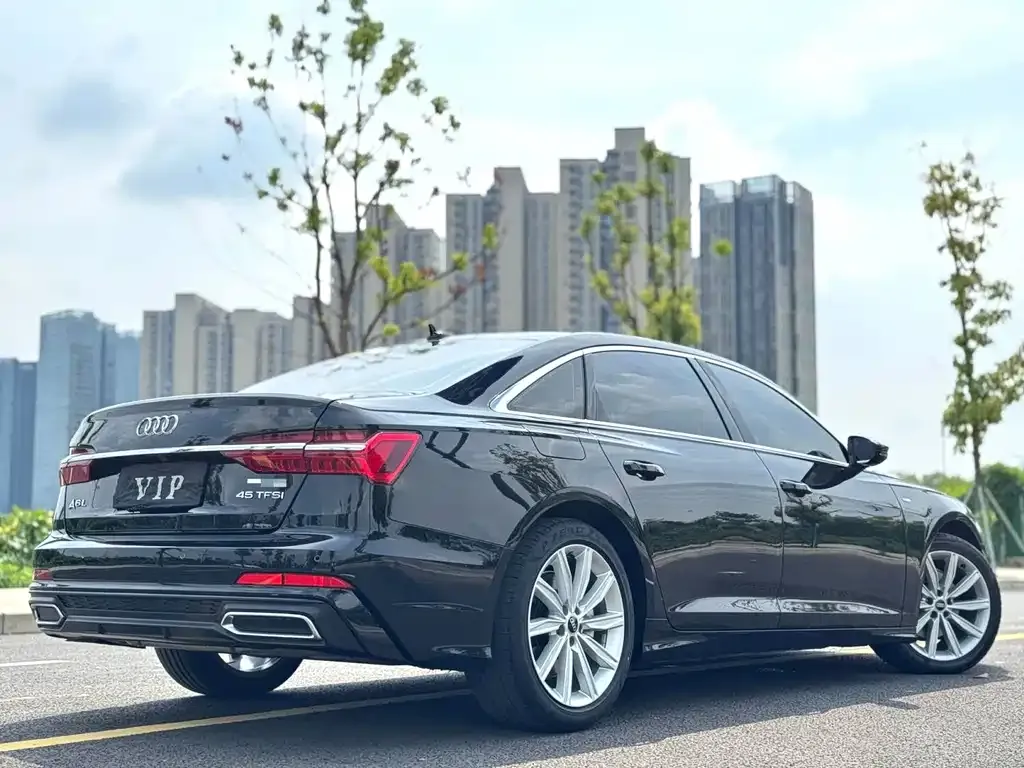 Audi A6L — фото 9
