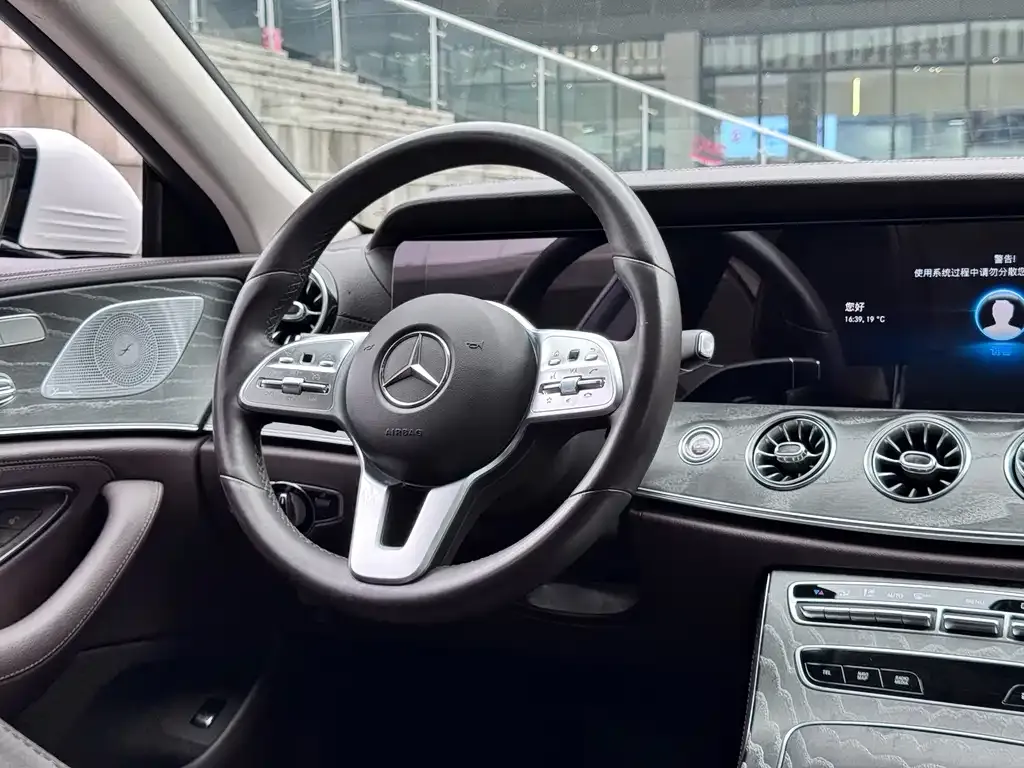 Mercedes-Benz CLS — фото 8