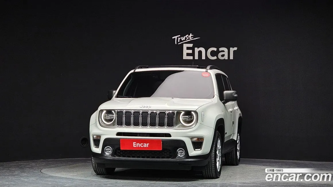 Jeep Renegade — фото 3