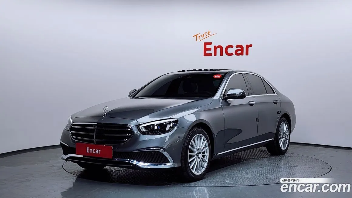 Mercedes-Benz E-Class — фото 1