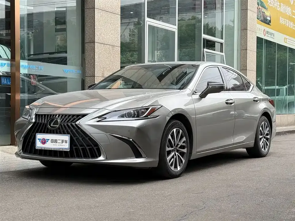 Lexus ES — фото 1