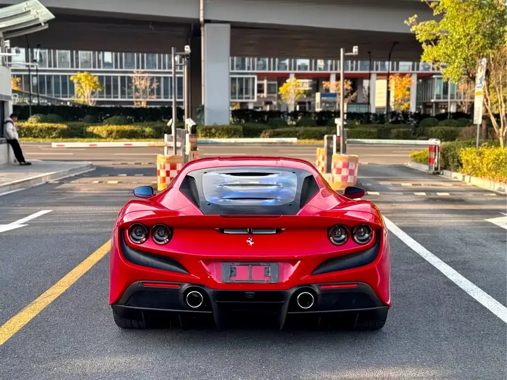 Ferrari F8 — фото 8