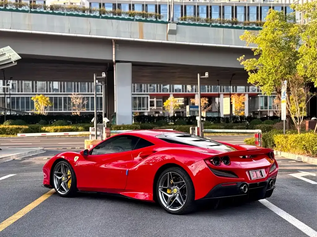Ferrari F8 — фото 9