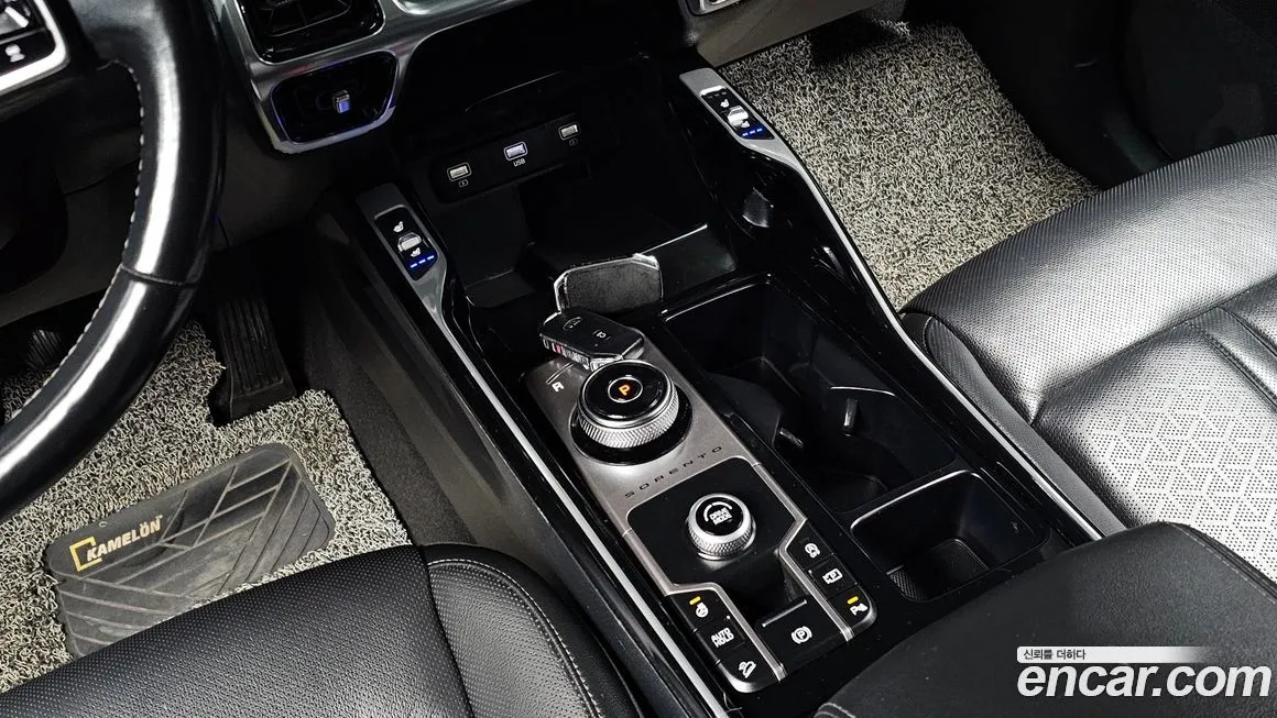 Kia Sorento — фото 9