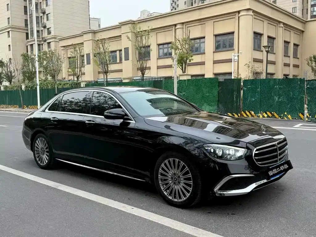 Mercedes-Benz E-Class — фото 3