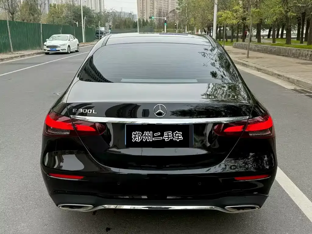 Mercedes-Benz E-Class — фото 8