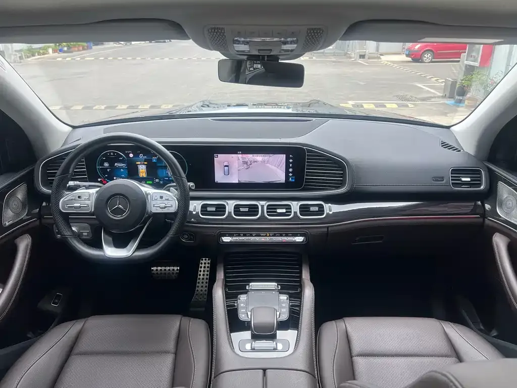 Mercedes-Benz GLS — фото 6