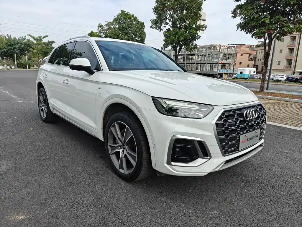 Audi Q5L — фото 3