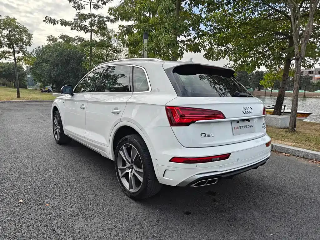 Audi Q5L — фото 4