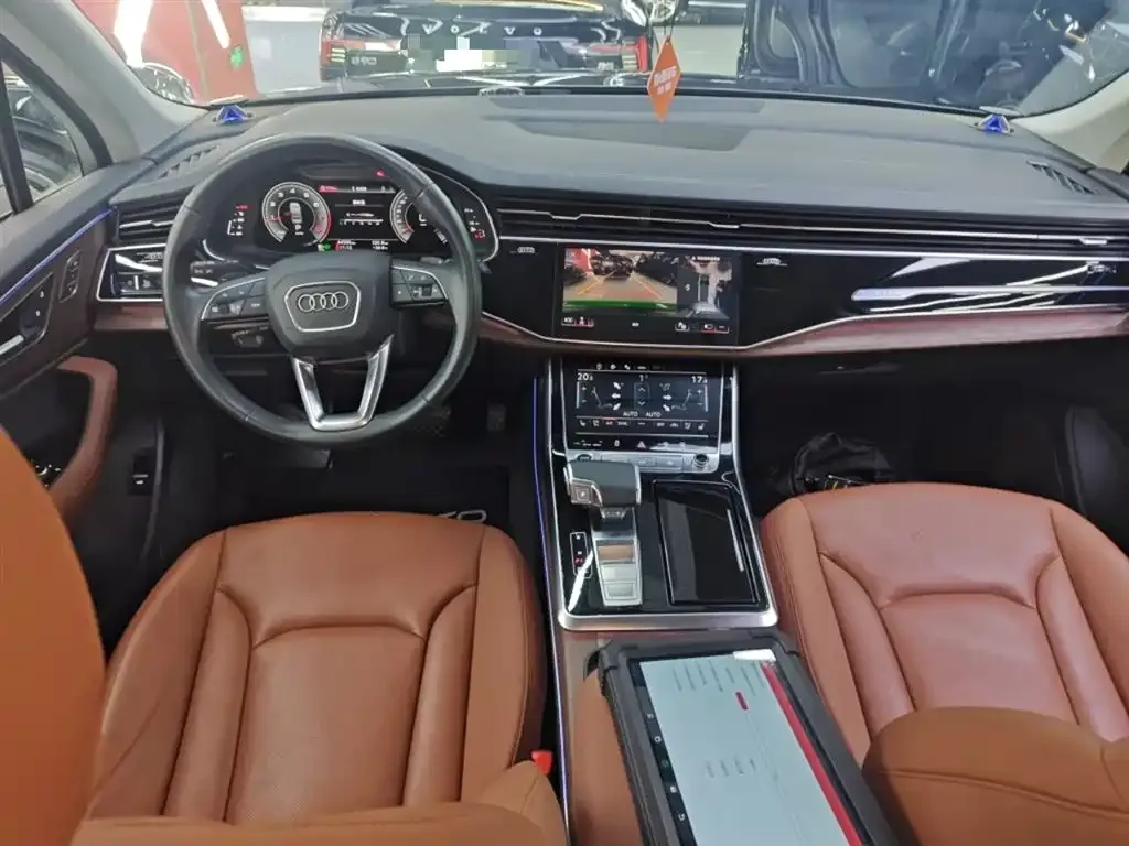 Audi Q7 — фото 10