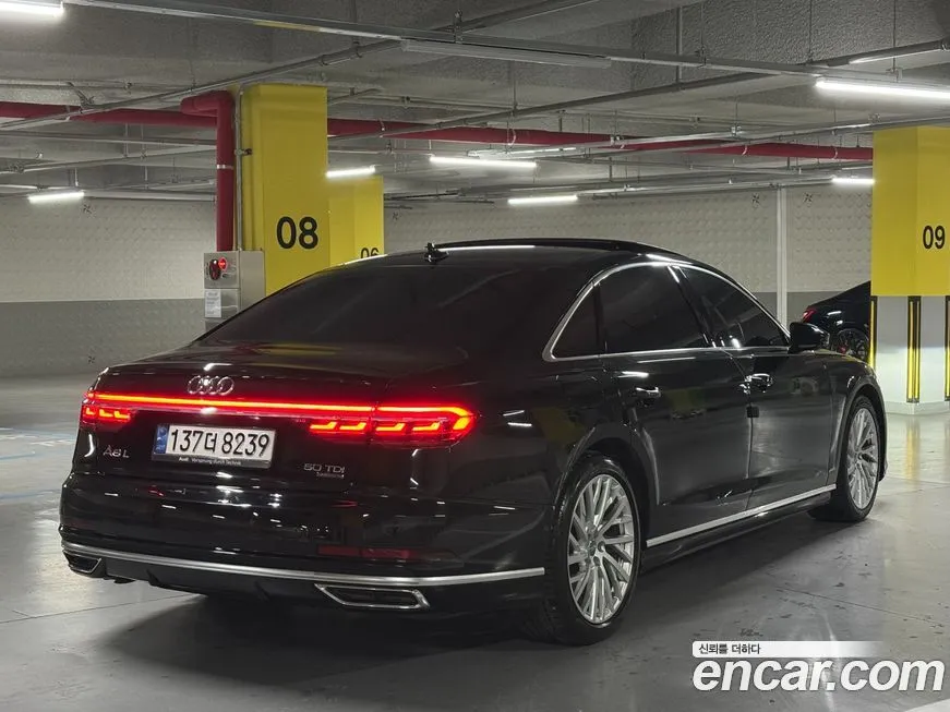 Audi A8 — фото 2
