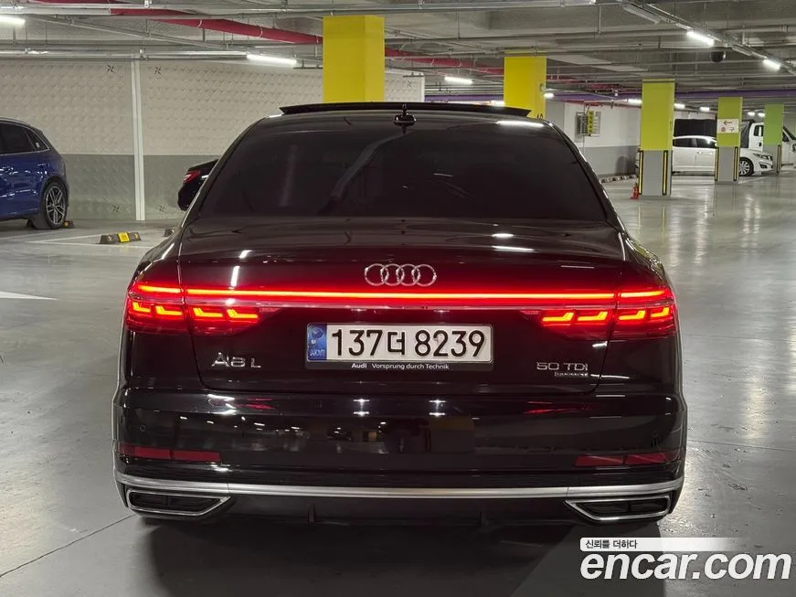 Audi A8 — фото 4