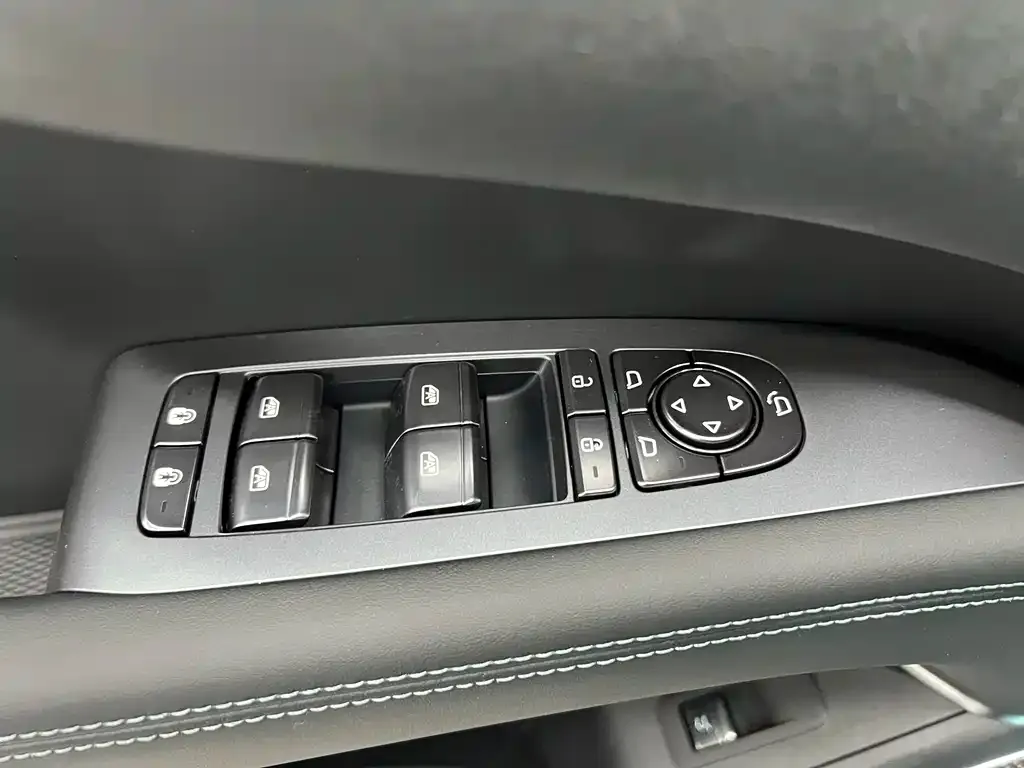 BYD Seal 07 EV — фото 8