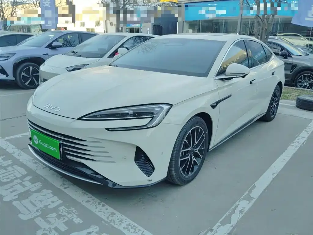 BYD Seal 07 DM-i — фото 2