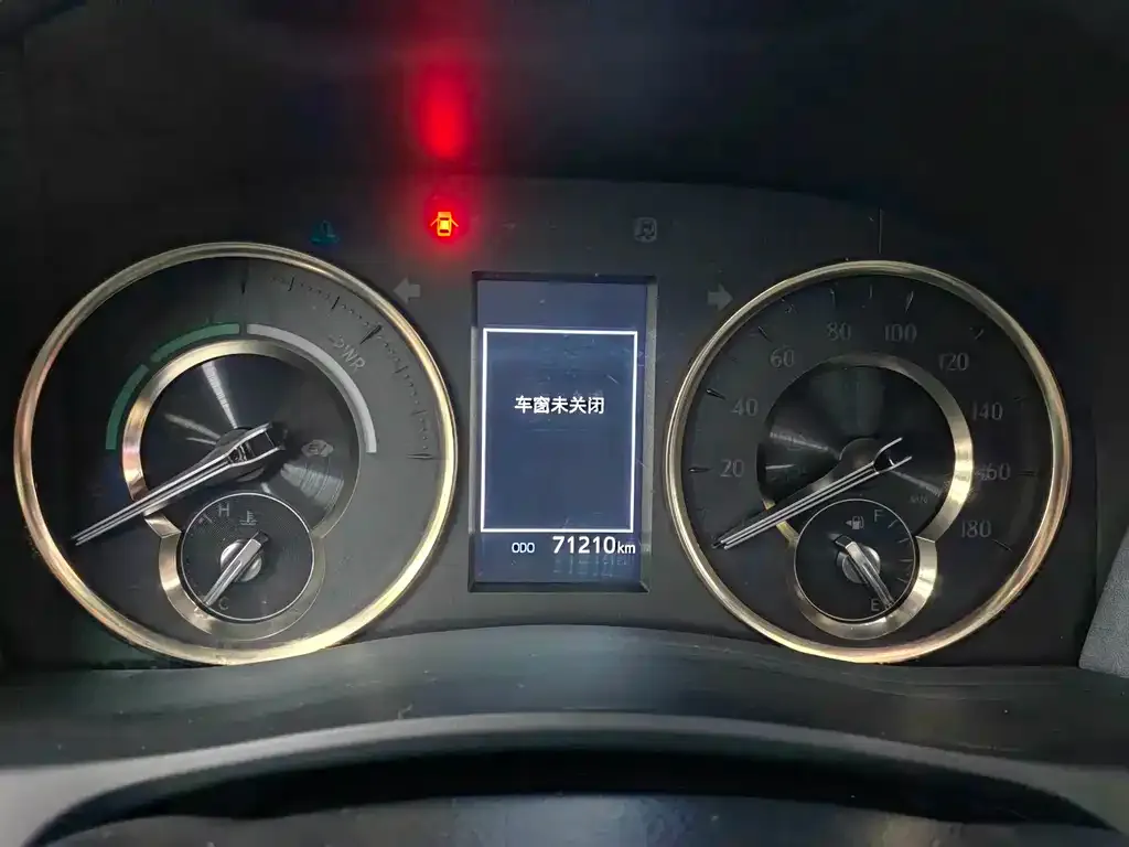 Toyota Alphard — фото 6