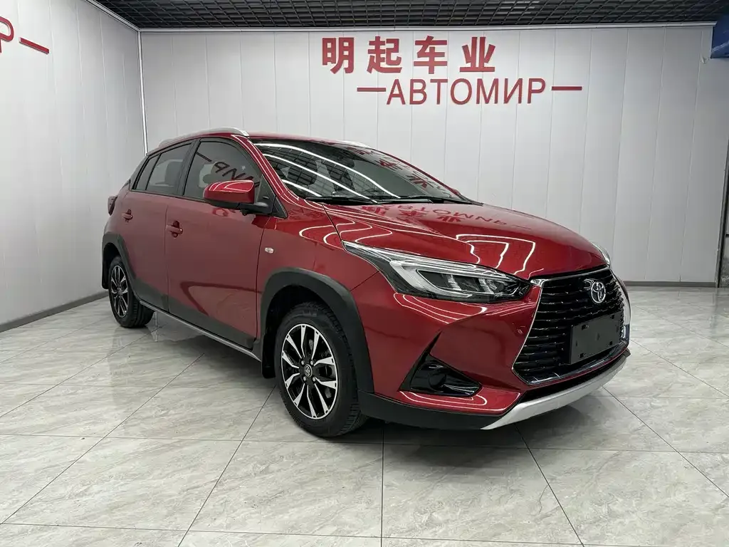 Toyota Yaris L — фото 2