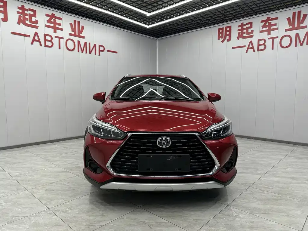 Toyota Yaris L — фото 3