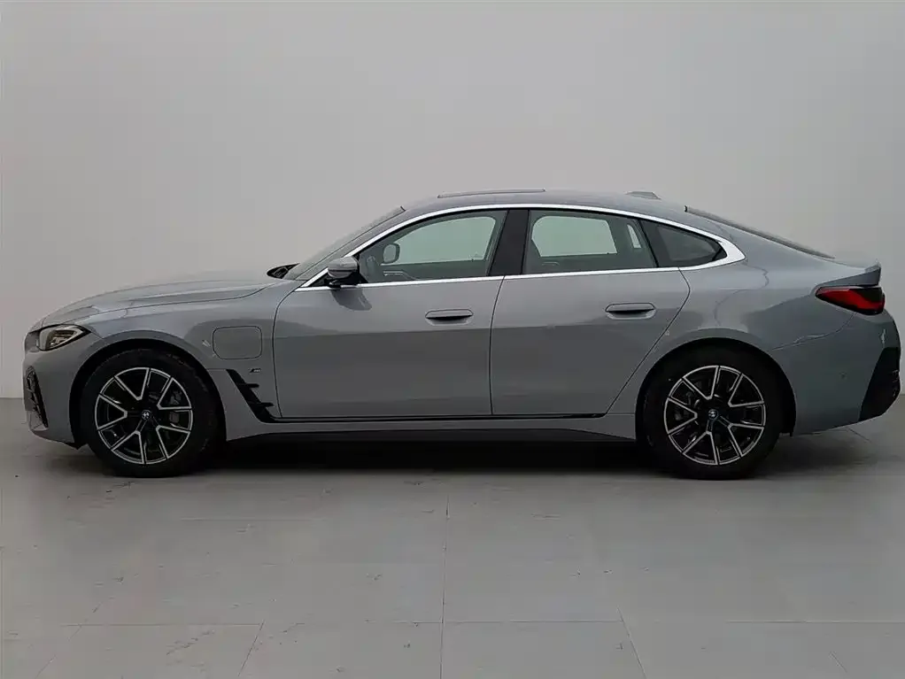 BMW i4 — фото 3
