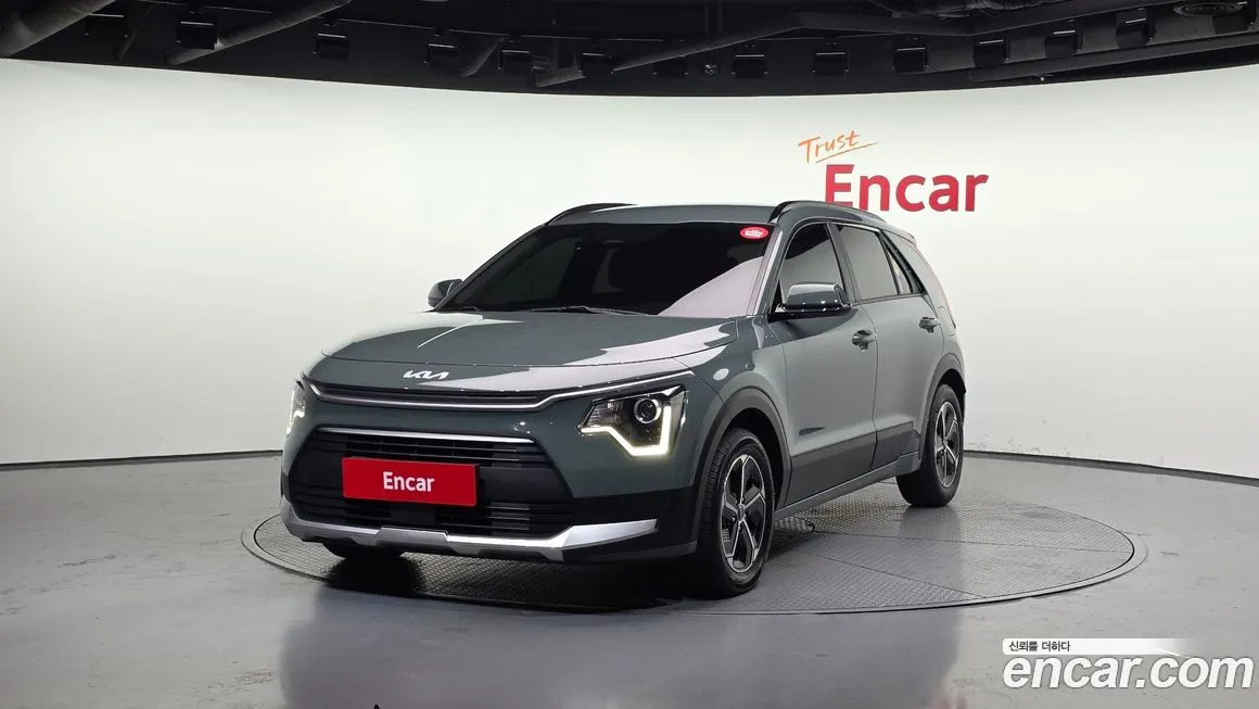 Kia Niro — фото 1