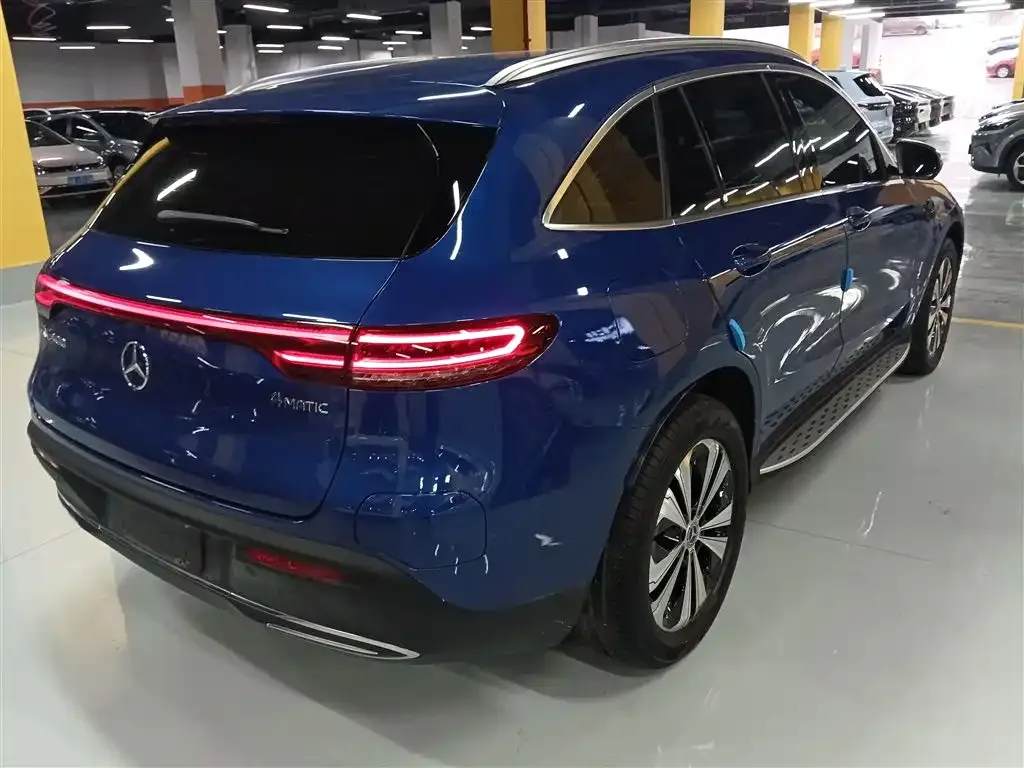 Mercedes-Benz EQC — фото 7