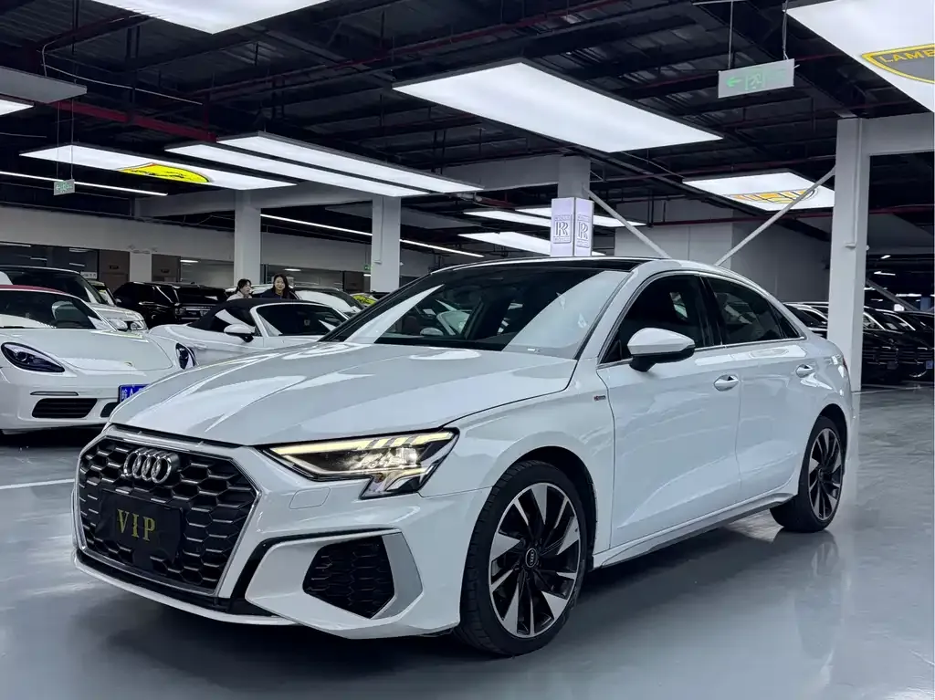 Audi A3 — фото 1