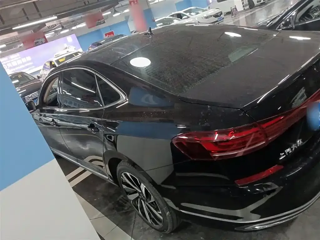 Volkswagen Passat — фото 5