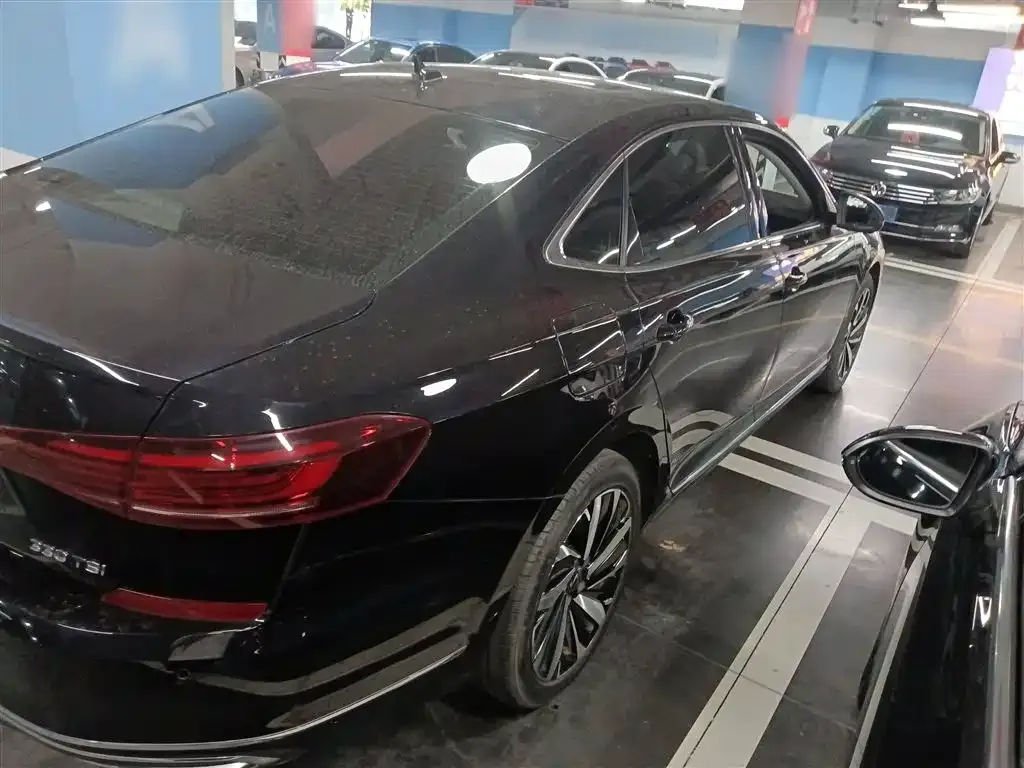 Volkswagen Passat — фото 7