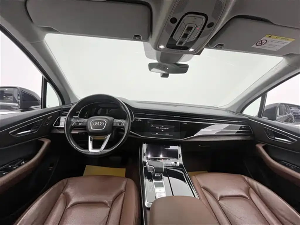 Audi Q7 — фото 10