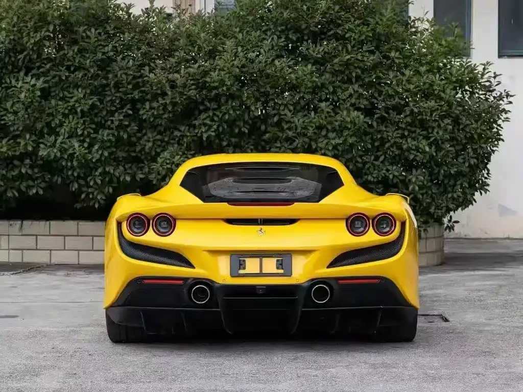 Ferrari F8 — фото 9