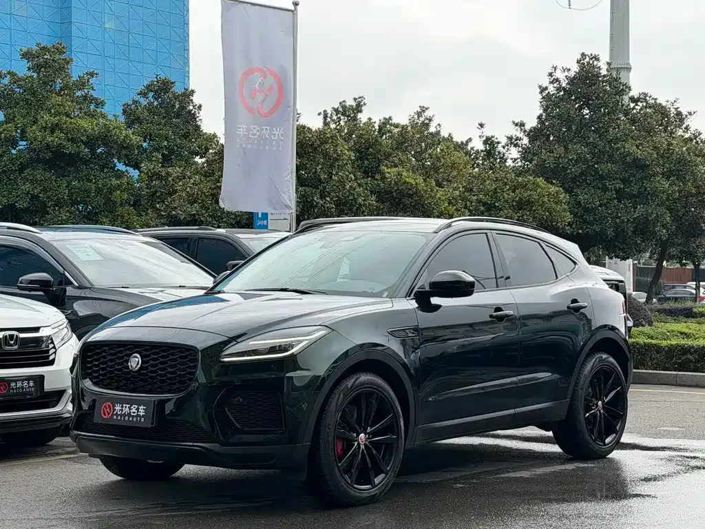 Jaguar E-PACE — фото 1