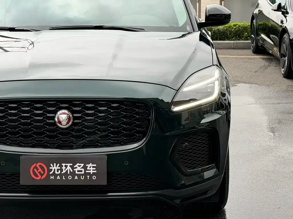 Jaguar E-PACE — фото 3