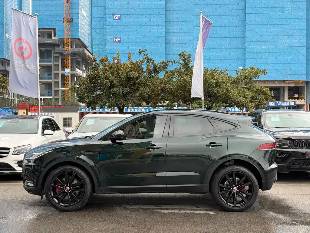 Jaguar E-PACE — фото 4