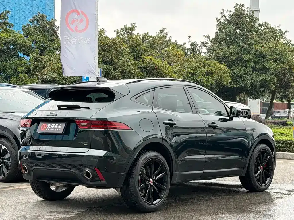 Jaguar E-PACE — фото 5