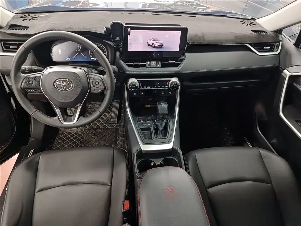 Toyota RAV4 — фото 10