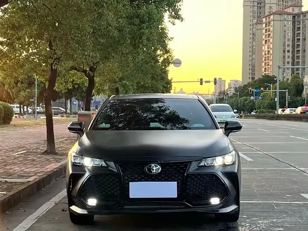 Toyota Avalon — фото 2
