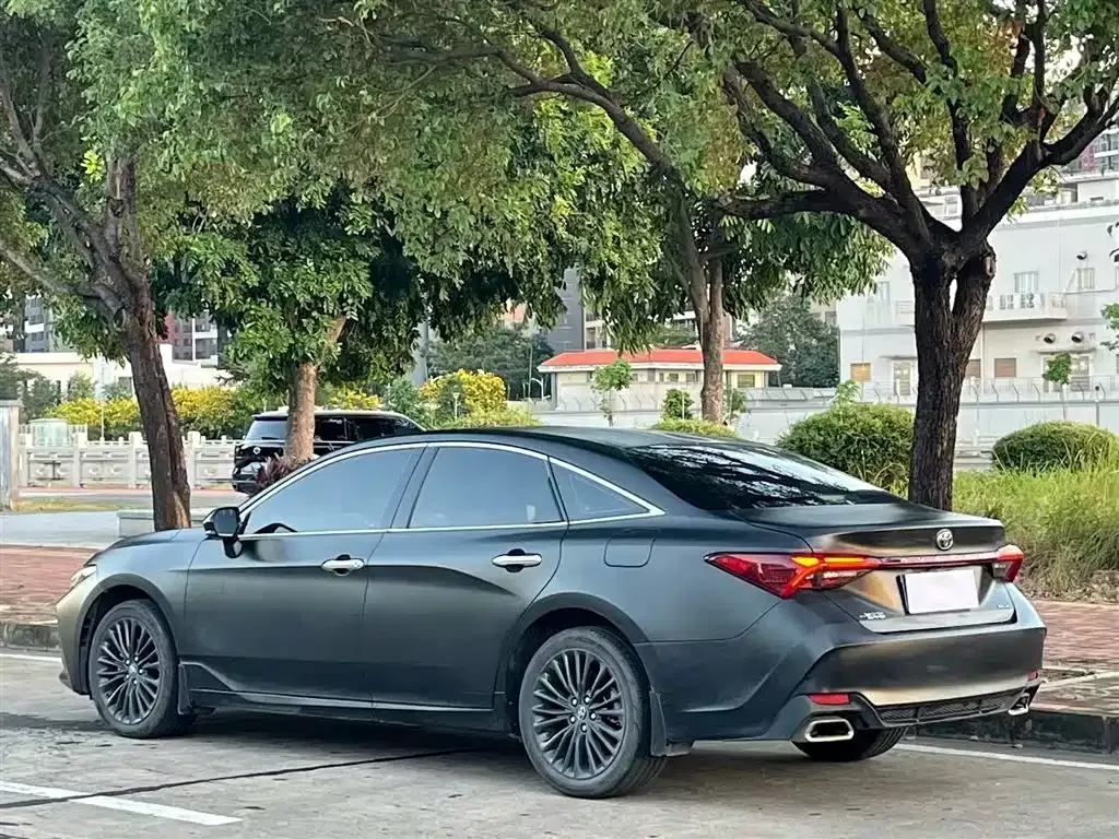 Toyota Avalon — фото 3