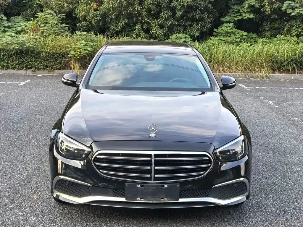 Mercedes-Benz E-Class — фото 10