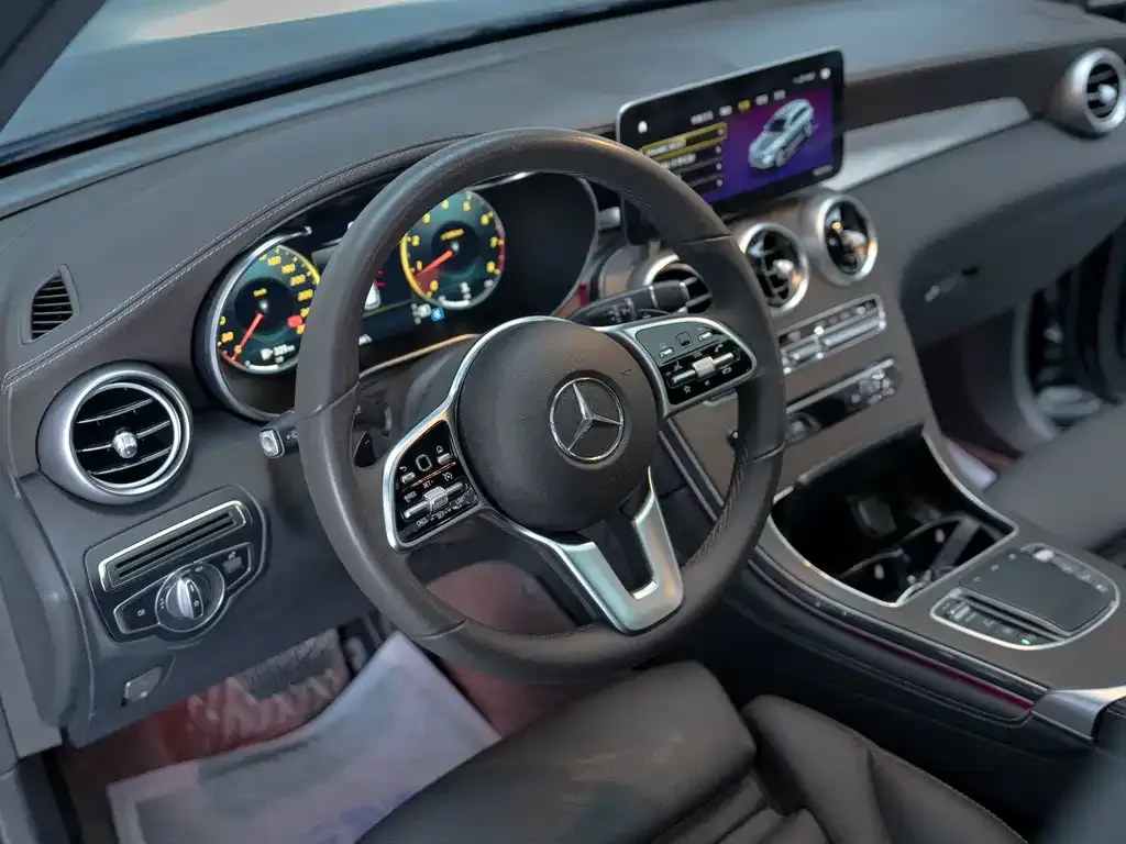 Mercedes-Benz GLC — фото 9