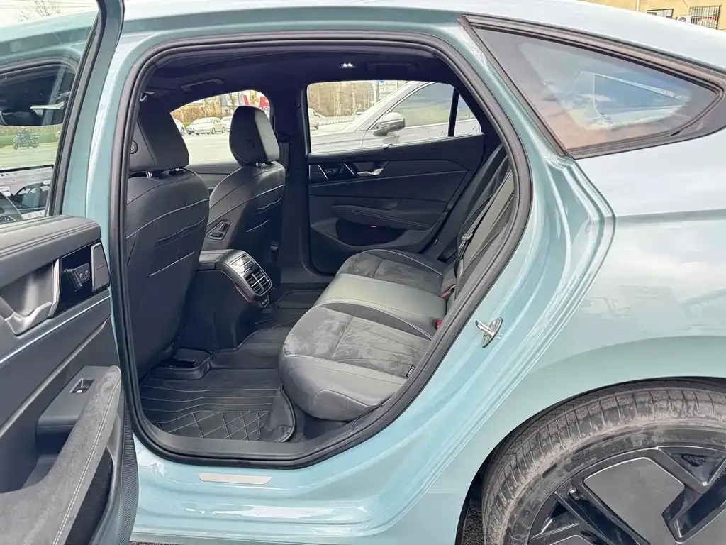 Volkswagen Passat — фото 9